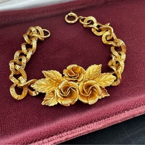 ✨Gorgeous Vintage Gold Rose Chain Bracelet